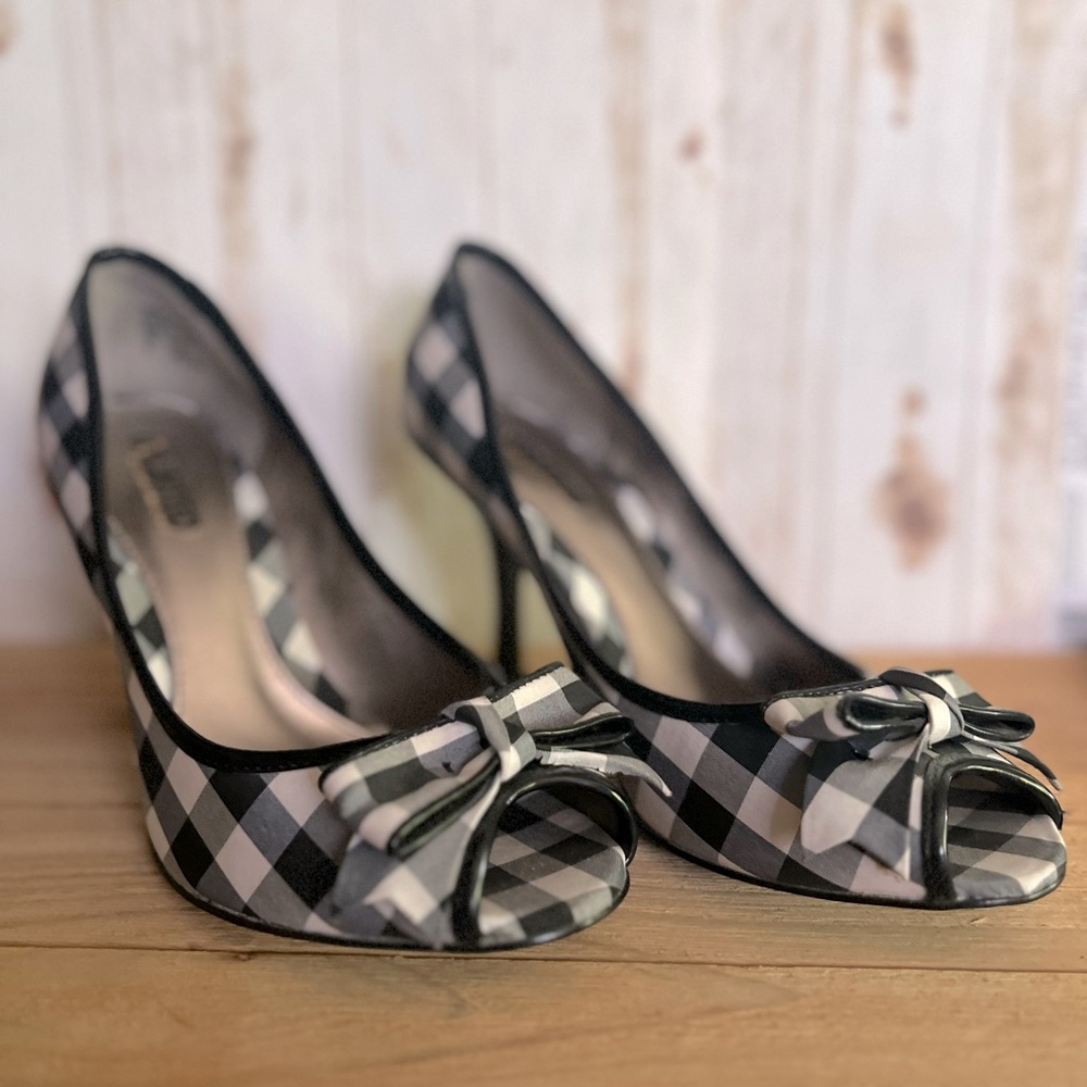 Never worn Unlisted black and white checkered heels